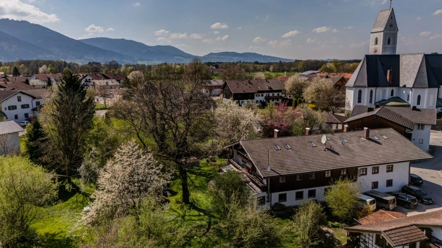 MFH beim Enzianhof, Kleinod zur Entwicklung, 83064 Raubling, Haus