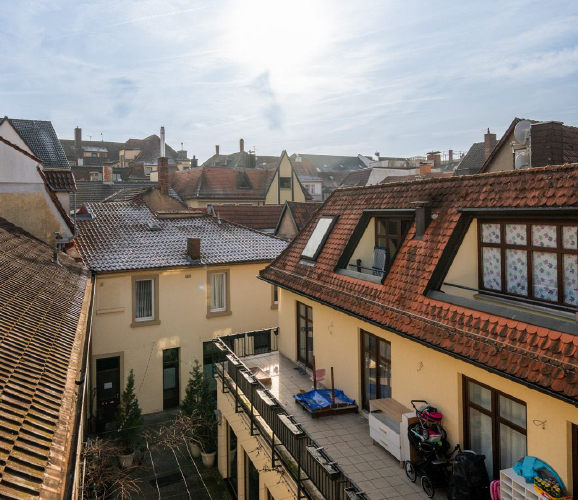 FREI und direkt von Eigentümer: Dachgeschosswohnung im Hinterhof mit 2 Balkonen, 96788 Bad Kissingen, Wohnung