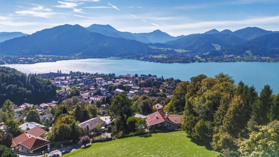 Exklusives Traumgrundstück mit Seeblick und stehender Baugenehmigung-Wohnen!, 83684 Tegernsee, Grundstück