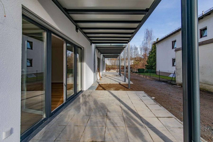 Neubau Erdgeschosseinheit mit Terrasse und Garten, 94469 Deggendorf, Erdgeschosswohnung