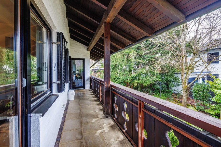 umlaufender Balkon