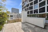 Eigener, großzügiger Terrassenbereich - Stilvolle Designwohnung im Friends Tower mit eigener Terrasse