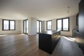 Wohnbereich mit Küche - Wohnen auf höchsten Niveau! Penthouse im Isartower